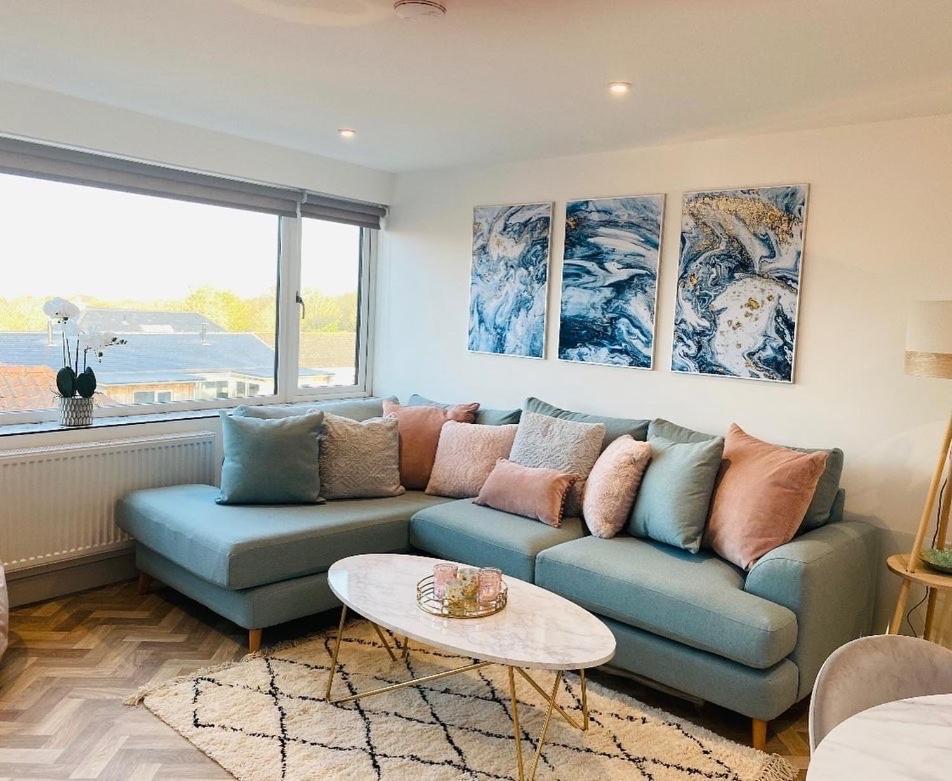 Lees Lookout Holt ,2 Bedroom Luxury Apartment With Private Parking Экстерьер фото