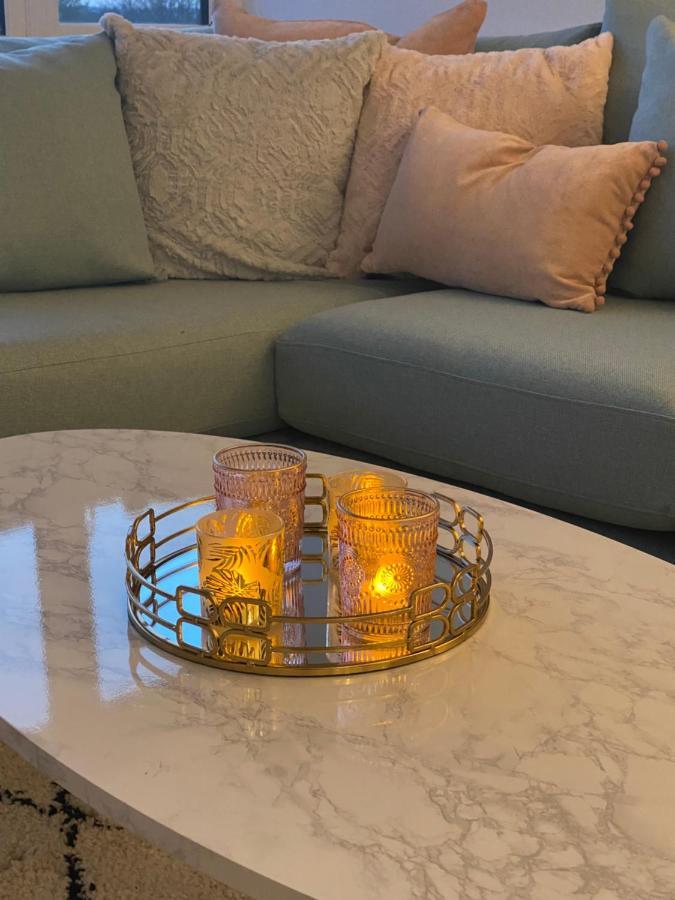 Lees Lookout Holt ,2 Bedroom Luxury Apartment With Private Parking Экстерьер фото