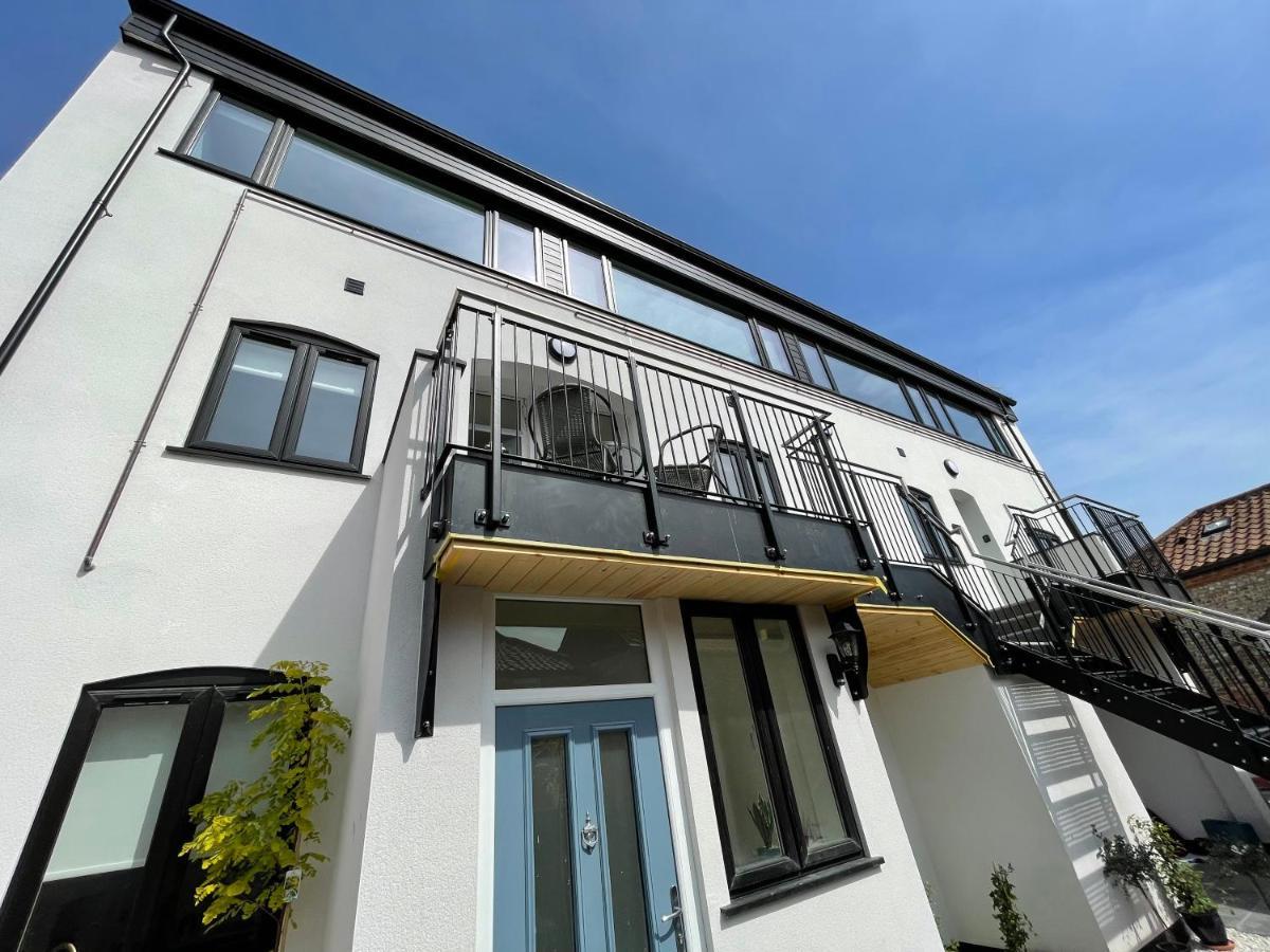 Lees Lookout Holt ,2 Bedroom Luxury Apartment With Private Parking Экстерьер фото