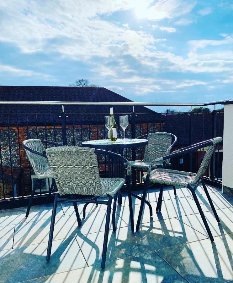 Lees Lookout Holt ,2 Bedroom Luxury Apartment With Private Parking Экстерьер фото