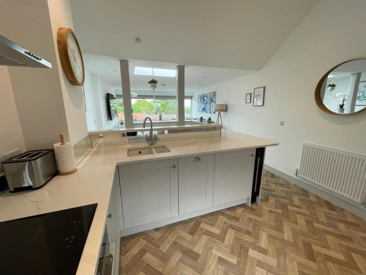 Lees Lookout Holt ,2 Bedroom Luxury Apartment With Private Parking Экстерьер фото