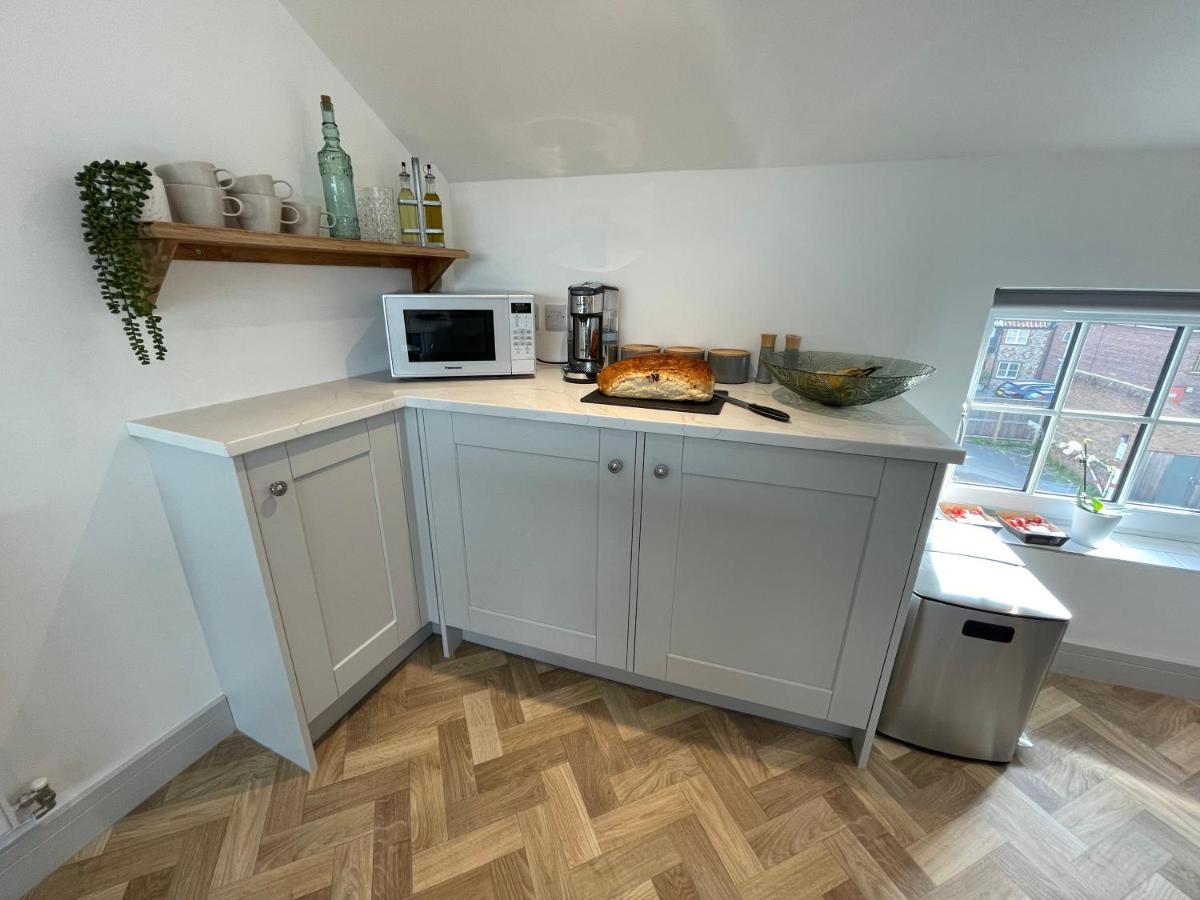 Lees Lookout Holt ,2 Bedroom Luxury Apartment With Private Parking Экстерьер фото