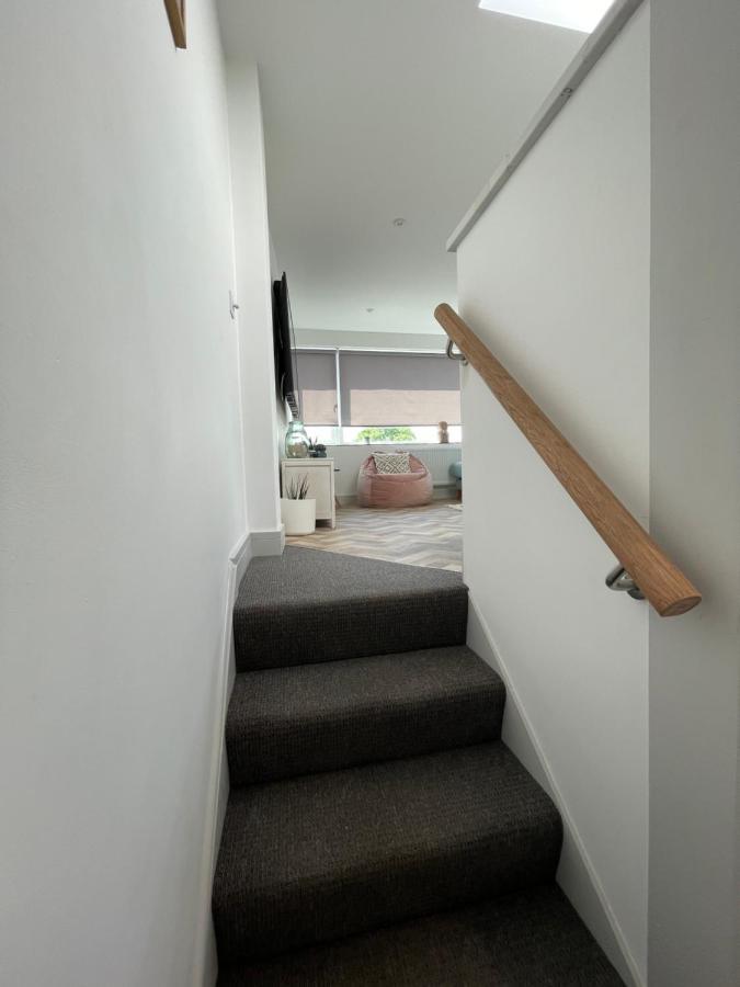 Lees Lookout Holt ,2 Bedroom Luxury Apartment With Private Parking Экстерьер фото