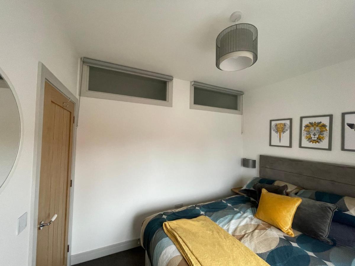 Lees Lookout Holt ,2 Bedroom Luxury Apartment With Private Parking Экстерьер фото